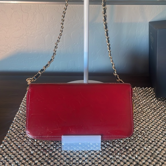 LOW START Louis Vuitton Red Verni zip around wallet - Picture 16 of 16